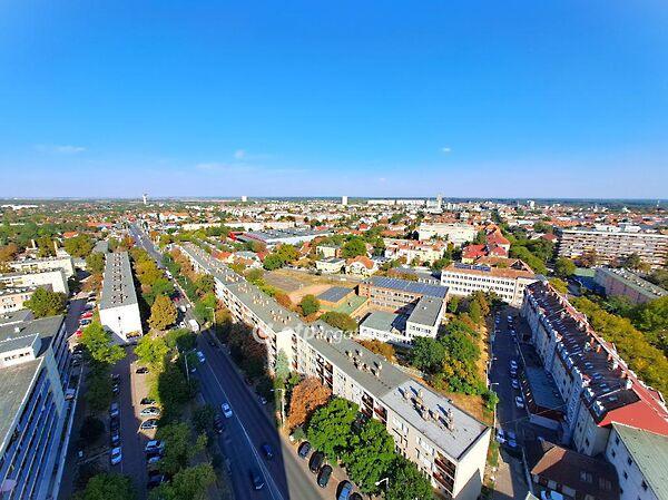 Jubileumi tér, Szolnok 3. képe