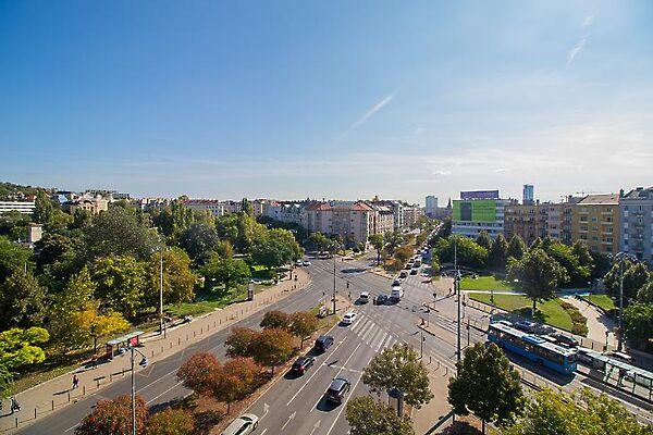 Kosztolányi Dezső tér, Budapest, XI. kerület képe